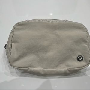 NWT Everywhere Belt Bag White Opal Lululemon